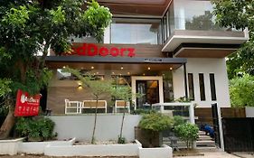 RedDoorz at Anton's Loft Designer Resort Pansol Calamba Laguna